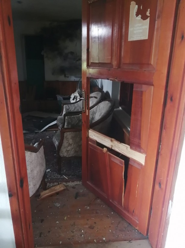 Foto - Yıldırım isabet eden camide hasar oluştu