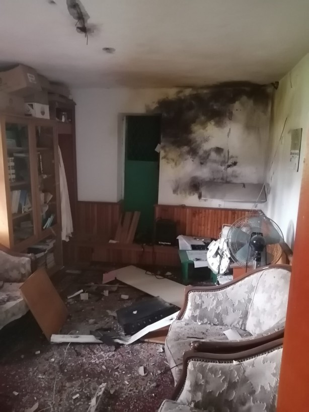 Foto - Yıldırım isabet eden camide hasar oluştu