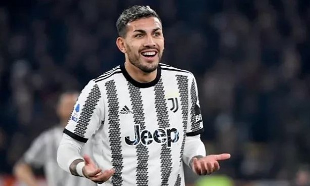 Foto - Yıldız futbolcu Galatasaray'a imza atıyor