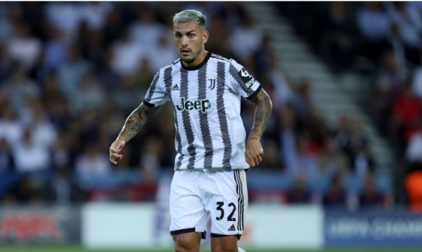 Foto - Yıldız futbolcu Galatasaray'a imza atıyor