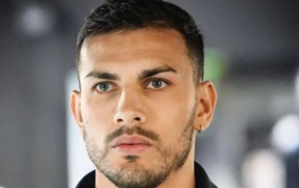 Foto - Yıldız futbolcu Galatasaray'a imza atıyor