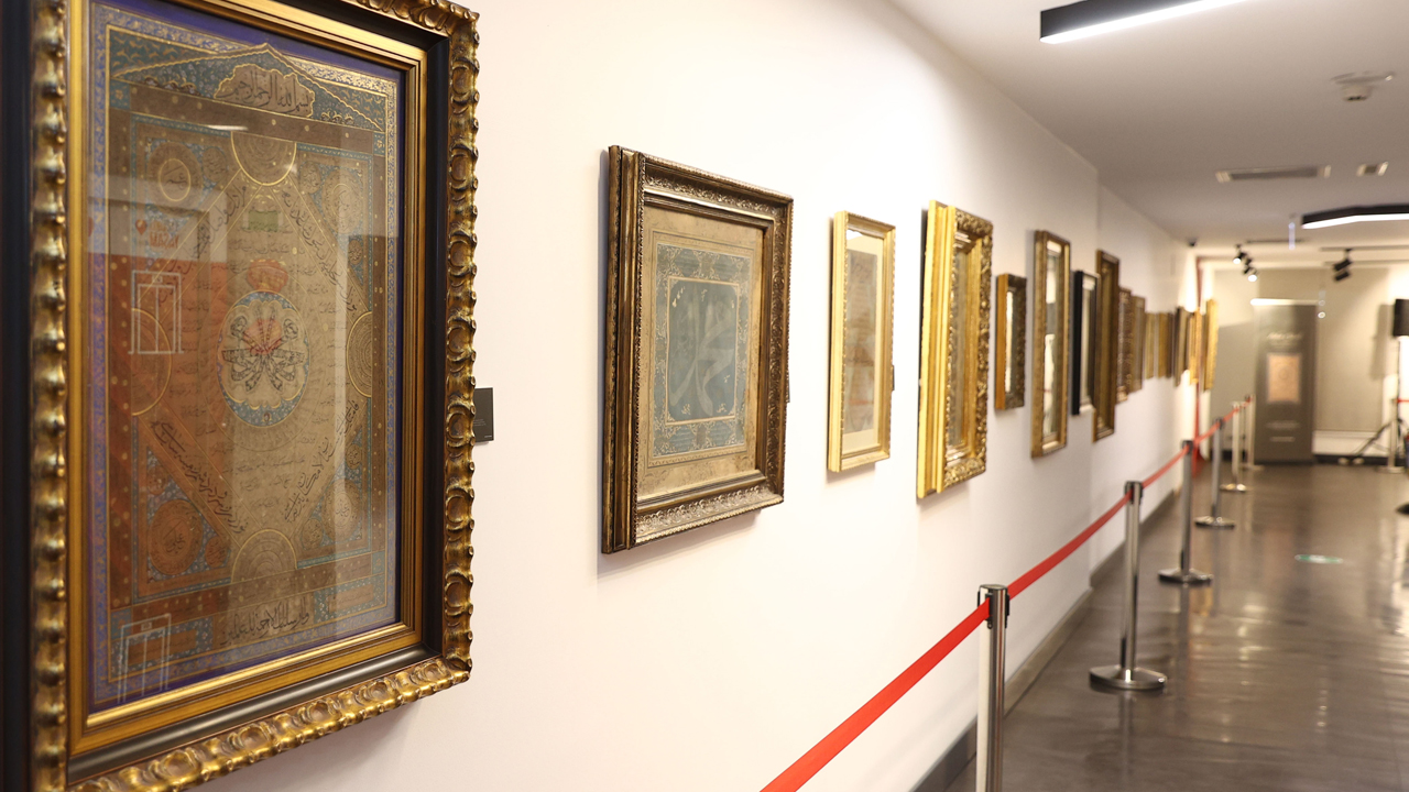 Foto - Yıldız Holding sanat dünyasına ışık tutuyor! İslam sanatının incileri Çamlıca Kampüsü’nde sergileniyor!