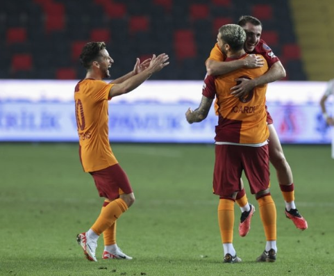 Foto - Yıldız isme dev teklif! Galatasaray'dan yine bomba transfer harekatı...