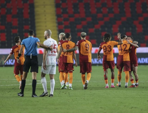 Foto - Yıldız isme dev teklif! Galatasaray'dan yine bomba transfer harekatı...