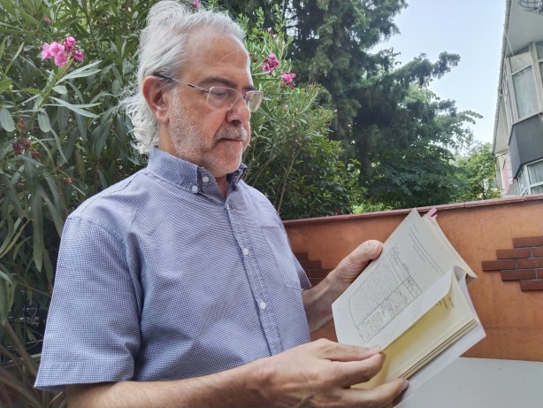 "Yıldız Sarayı'nda birçok eşya, mücevher ve belge yağmalandı ve yakıldı" Mustafa Armağan bilgilendirdi...