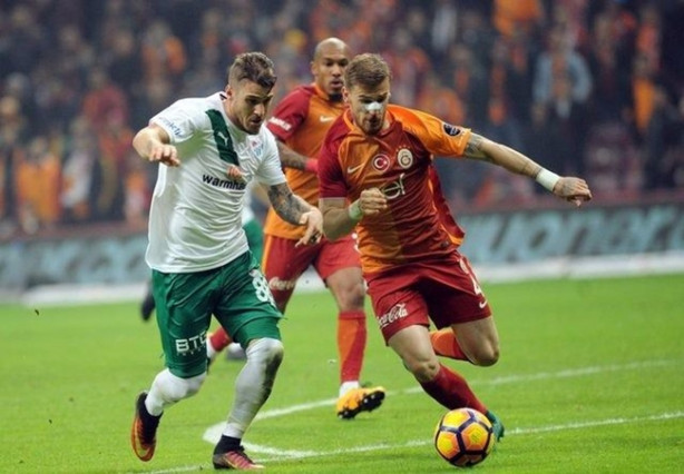 Foto - Yıldız Türk futbolcuların bonservis bedelleri