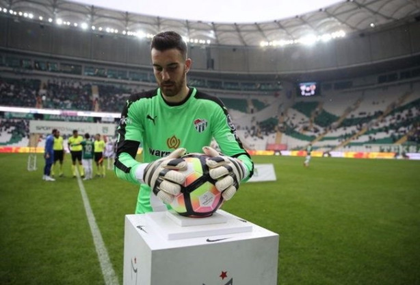 Foto - Yıldız Türk futbolcuların bonservis bedelleri