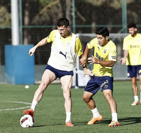 Foto - Yılın son bombası patlıyor! Fenerbahçe'den Galatasaray'a dev transfer çalımı