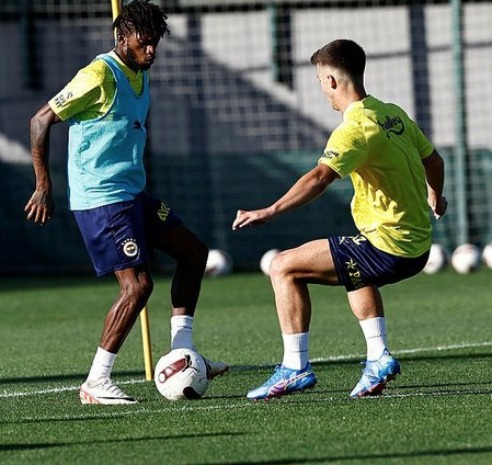 Foto - Yılın son bombası patlıyor! Fenerbahçe'den Galatasaray'a dev transfer çalımı