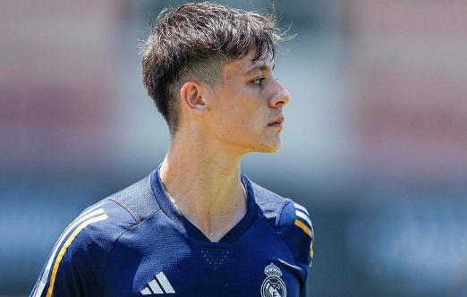 Foto - Yılın son bombası patlıyor! Fenerbahçe'den Galatasaray'a dev transfer çalımı