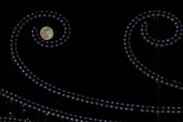 Yılın son dolunayı nefes kesti