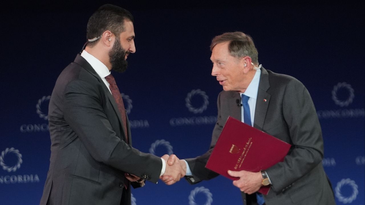 Foto - Yıllar önce kendisini yakalayan isimden Suriye lideri Şara’yı şaşırtan sözler