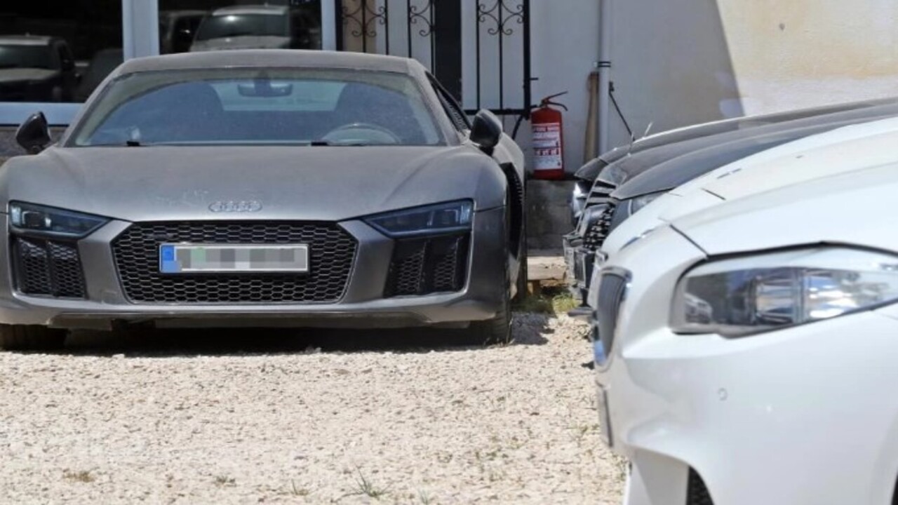 Foto - Yıllarca güneşin altında bekliyorlar! Bu mezarlıkta her şey toprağın üstünde