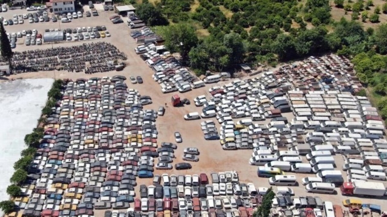 Foto - Yıllarca güneşin altında bekliyorlar! Bu mezarlıkta her şey toprağın üstünde