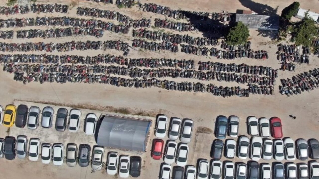 Foto - Yıllarca güneşin altında bekliyorlar! Bu mezarlıkta her şey toprağın üstünde