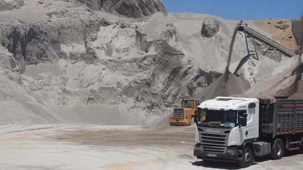 Foto - Yıllık 3 milyarlık gelir elde ediliyor | Günde 250 kamyon ihraç ediliyor!