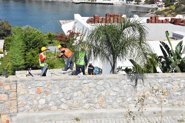 Foto - Yılmaz Özdil'in kaçak villasında kibar yıkım: Pencere ve pervazlar özenle söküldü