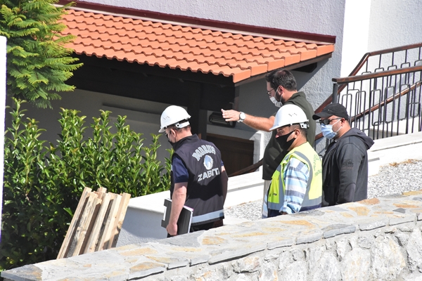 Foto - Yılmaz Özdil'in kaçak villasında kibar yıkım: Pencere ve pervazlar özenle söküldü