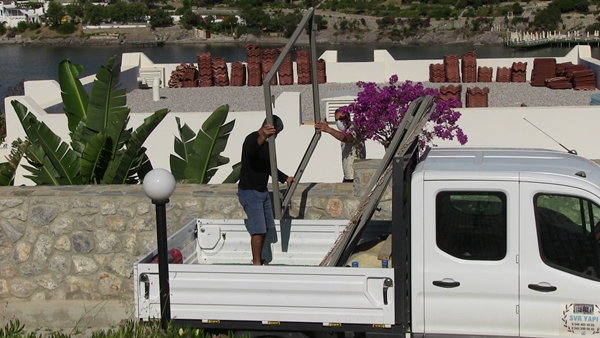 Foto - Yılmaz Özdil'in kaçak villasında kibar yıkım: Pencere ve pervazlar özenle söküldü