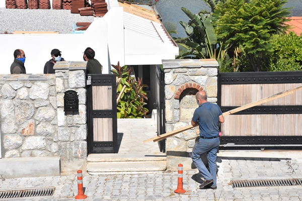 Foto - Yılmaz Özdil'in kaçak villasında kibar yıkım: Pencere ve pervazlar özenle söküldü