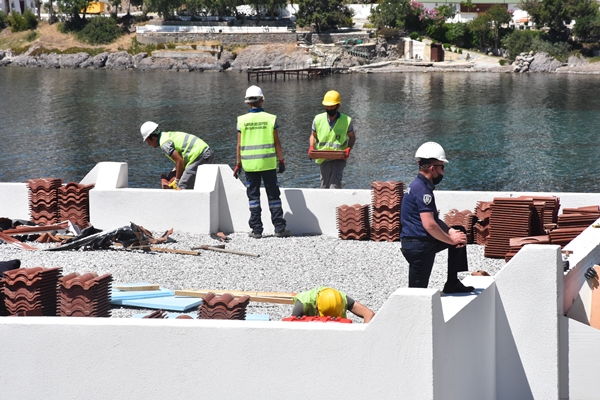 Foto - Yılmaz Özdil'in kaçak villasında kibar yıkım: Pencere ve pervazlar özenle söküldü