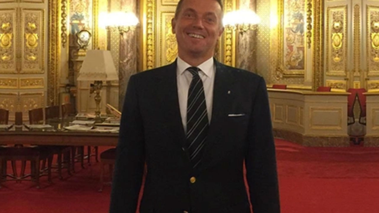 Foto - Yılmaz Özdil'in 'sihirli eller devreye girdi, malına çöktüler' dediği isme bakın