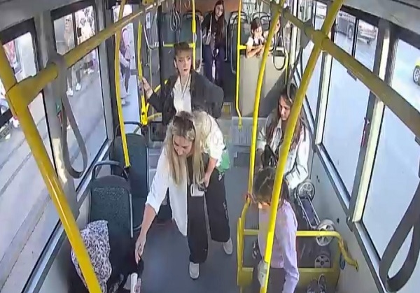 Foto - Yine aynı şoför! Bu kez yolcuyu hastaneye götürdü