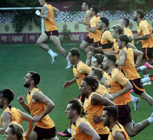 Foto - Yine bir FB-GS çekişmesi... Galatasaray'dan Fenerbahçe'ye jeneriklik gol!