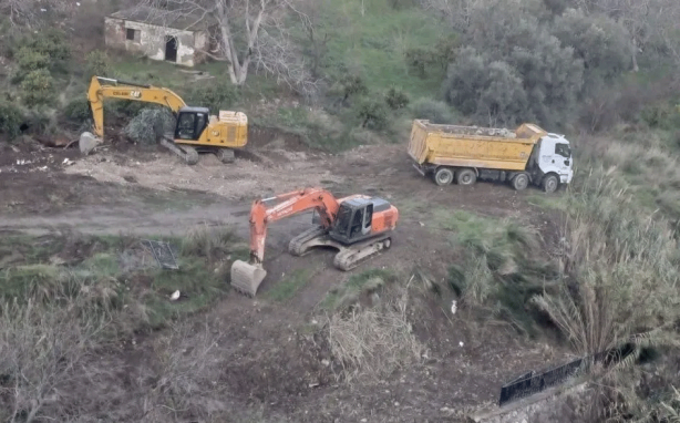 Foto - Yine CHP’li belediye, yine ağaç katliamı! Taşıyoruz dediler katlettiler