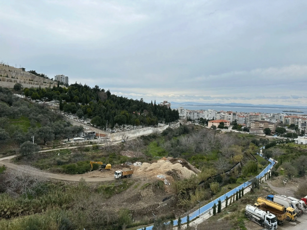 Foto - Yine CHP’li belediye, yine ağaç katliamı! Taşıyoruz dediler katlettiler