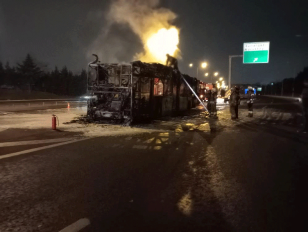 Foto - 2 Milyar TL’lik ihale ile ‘Her şey çok güzel oluyor! İETT otobüsü değil sanki havai fişek