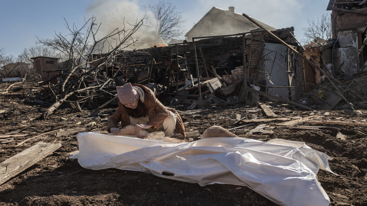 Yine sivil bölgeyi vurdular! Enkazdan ceset çıktı