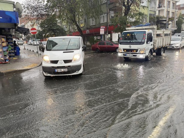 Foto - Yine yağmur, yine esaret! CHP'nin İstanbul'u sele teslim