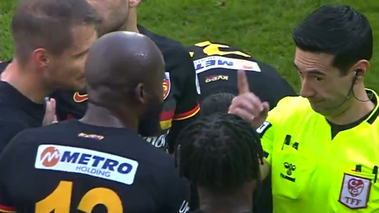 Foto - Yırtın şu adamın sözleşmesini: Sivas'ta Kerem-Marcao vakası 2! Takım arkadaşını tokatladı