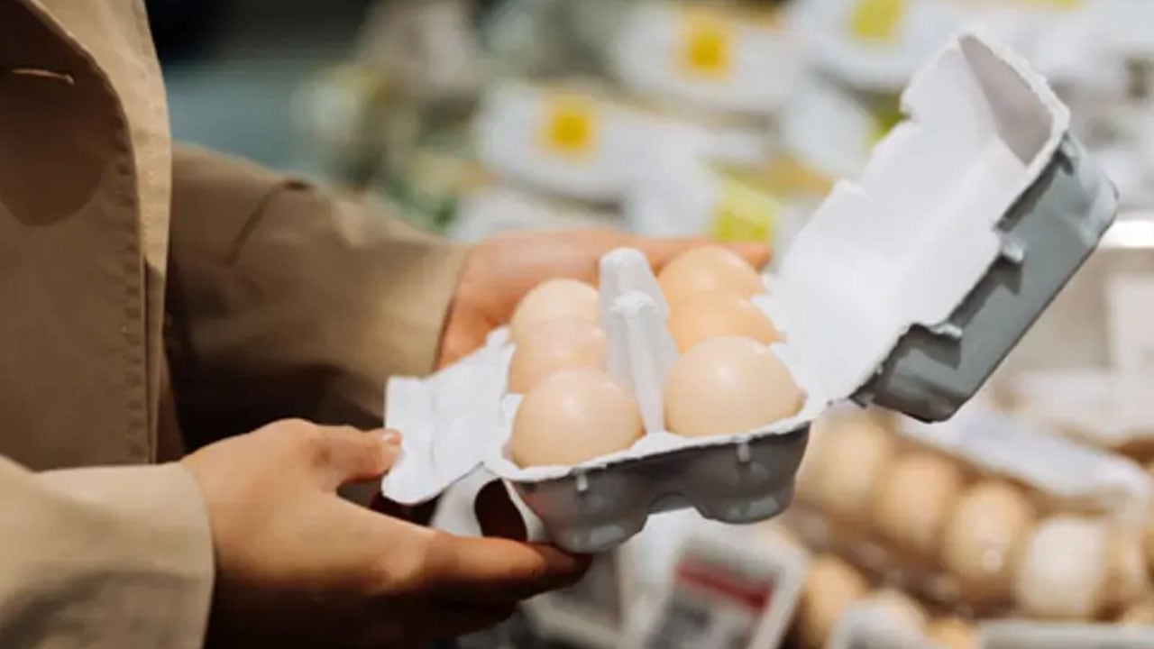 Yiyen 318 kişi hastalandı marketlerden toplatılıyor: Yumurta yemeyin uyarı yapıldı