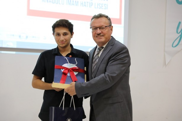 Foto - YKS'de ilk 1000'e girdiler! Bursa'da imam hatip öğrencileri ödüllendirildi