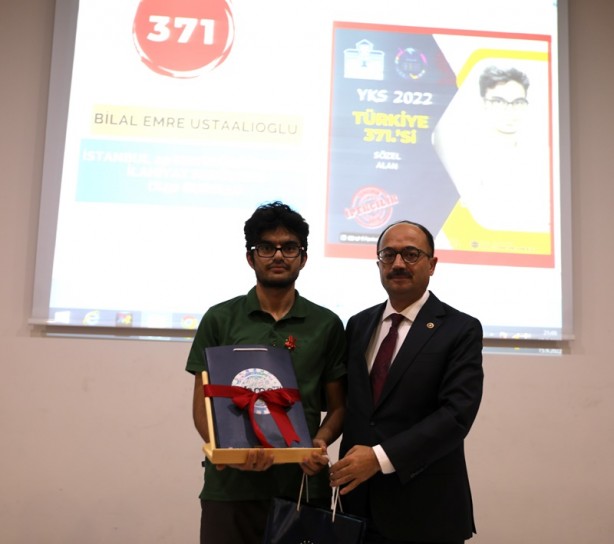 Foto - YKS'de ilk 1000'e girdiler! Bursa'da imam hatip öğrencileri ödüllendirildi