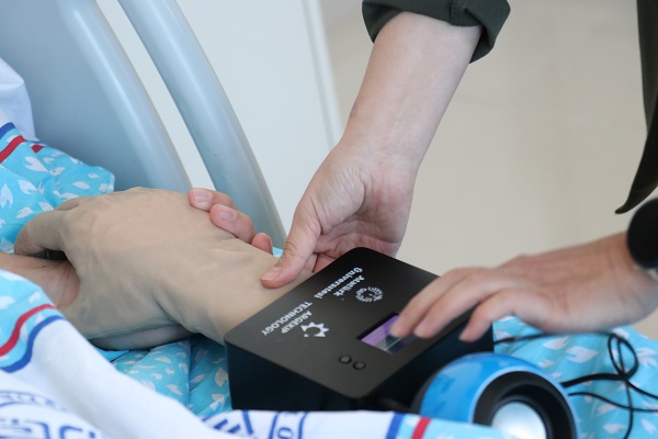 Foto - Yoğun bakım hastaları için geliştirildi! Bu yöntemle kendilerini yalnız hissetmeyecekler