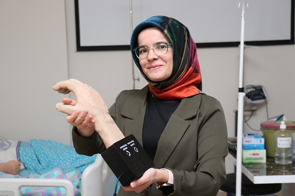 Foto - Yoğun bakım hastaları için geliştirildi! Bu yöntemle kendilerini yalnız hissetmeyecekler