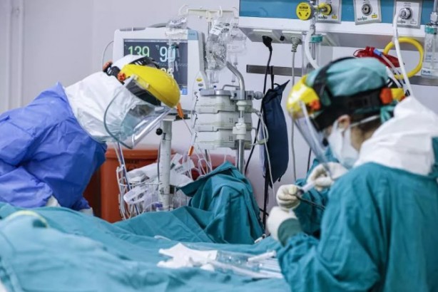 Foto - Yoğun bakımları yüzde 100 dolu olan hastaneden korkutan görüntüler