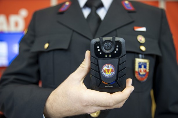 Foto - Yoğun ilgi görüyor! Yaka kamerası suçluları tespit ediyor