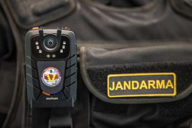 Foto - Yoğun ilgi görüyor! Yaka kamerası suçluları tespit ediyor