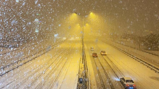 Yoğun kar yağışı başlıyor! 4 gün sürecek, Meteoroloji ve uzman isimden yeni açıklama