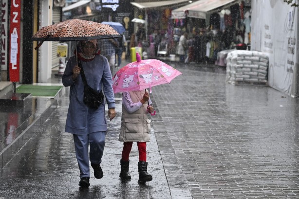 Foto - Yoğun kar yağışı başlıyor! Meteoroloji tarih, saat verdi: İstanbul ve ilçeler tek tek açıklandı, sıcaklık eksi 18'i gördü
