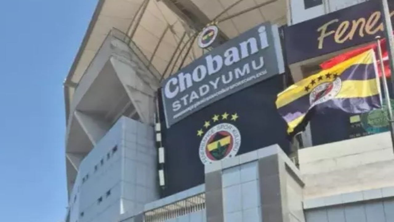 Foto - Yoğun tepkilere rağmen tabela asıldı! İşte Fenerbahçe stadının yeni adı