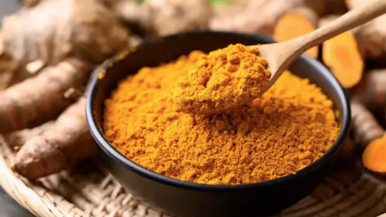 Yoğurda ekleyip uyumadan önce yiyin! Metabolizmayı ateşliyor: Bel çevresindeki yağı mum gibi eritmesi mümkün