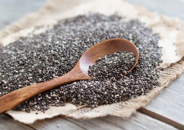 Foto - Yoğurdun içine bir kaşık atınca neler oluyor neler! Vücutta bayram ilan ediliyor