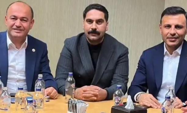 Foto - Yok artık! CHP’li isim, partideki vurgunu böyle anlattı: Gökdelen mi alıyorsunuz?