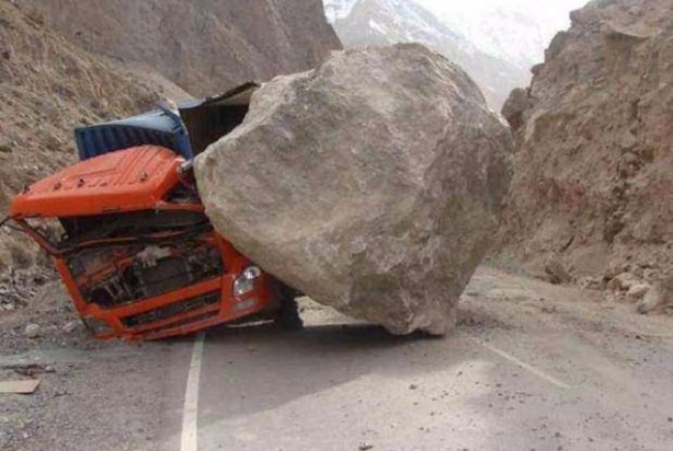 Foto - Yok artık diyeceksiniz! İşte en sıra dışı trafik kazaları...