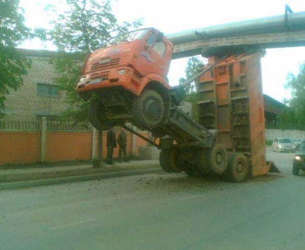 Foto - Yok artık diyeceksiniz! İşte en sıra dışı trafik kazaları...